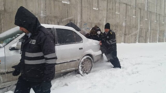 هشدار ترافیک پلیس / الزامات رانندگی در برف و سرما
