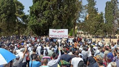 اقامه نماز هزاران فلسطینی در مسجدالاقصی و اعتراضات علیه توافق‌های عادی سازی