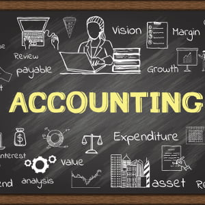 تعدیل در حسابداری به چه معناست