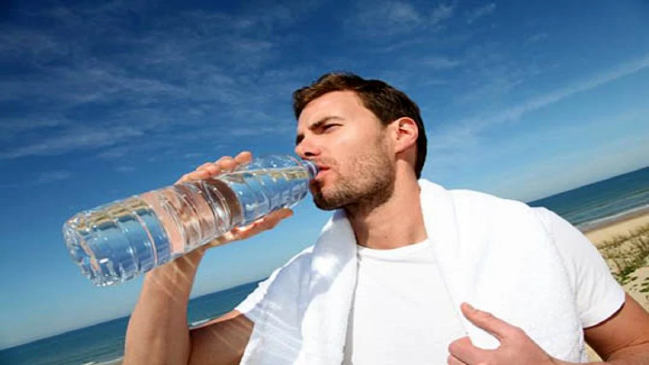 Why do I drink water, my stomach hurts