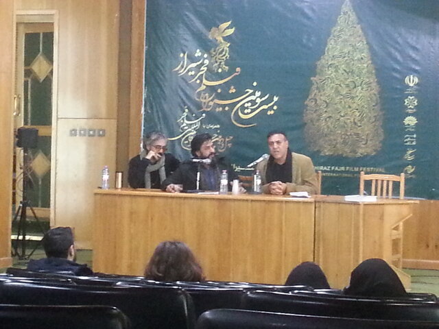 پرویز و احمد تالار حافظ را بهبود می بخشند