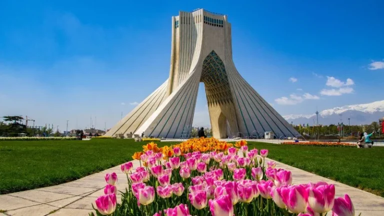 ظرفیت محدود تهران برای گردشگران؛ فرصت  ها و چالش  های توسعه شهری
