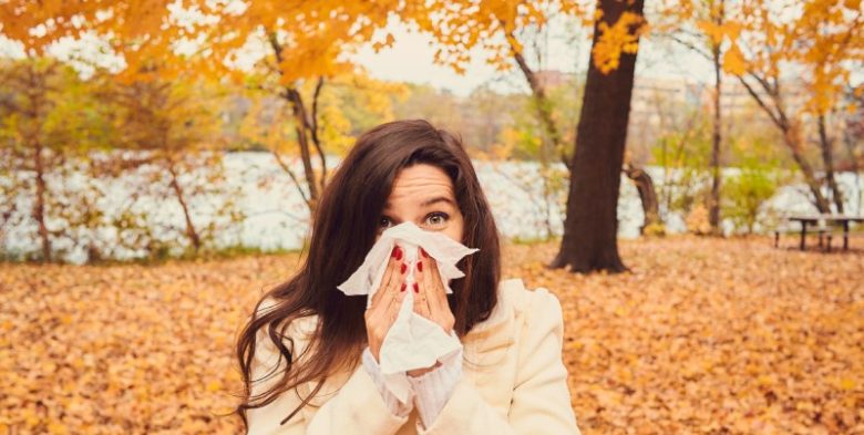 عطسه‌ های زمستانی تب یونجه است یا سرما خوردگی؟ نکات تشخیص و پیشگیری