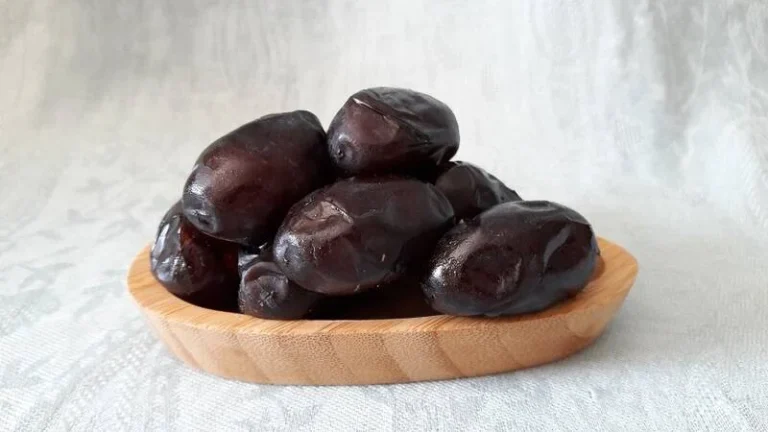 خرید خرما برای مصارف مختلف: بررسی خرما کبکاب، پیارم و استفاده از ضایعات خرما در صنایع